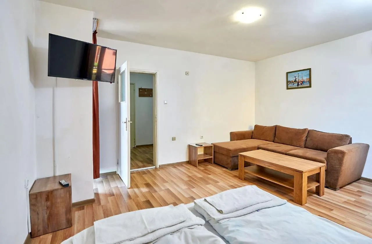 פרימורסקו Hotel Koral