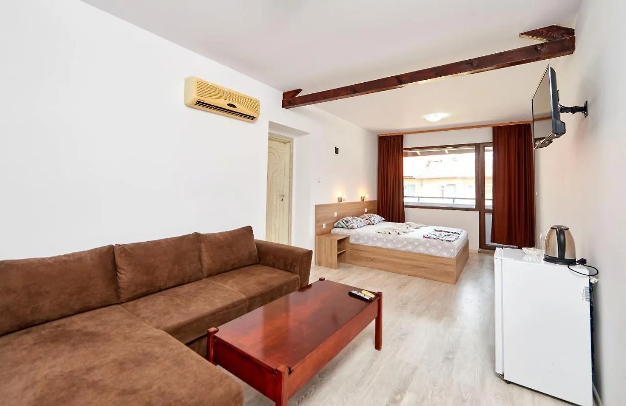 פרימורסקו Hotel Koral