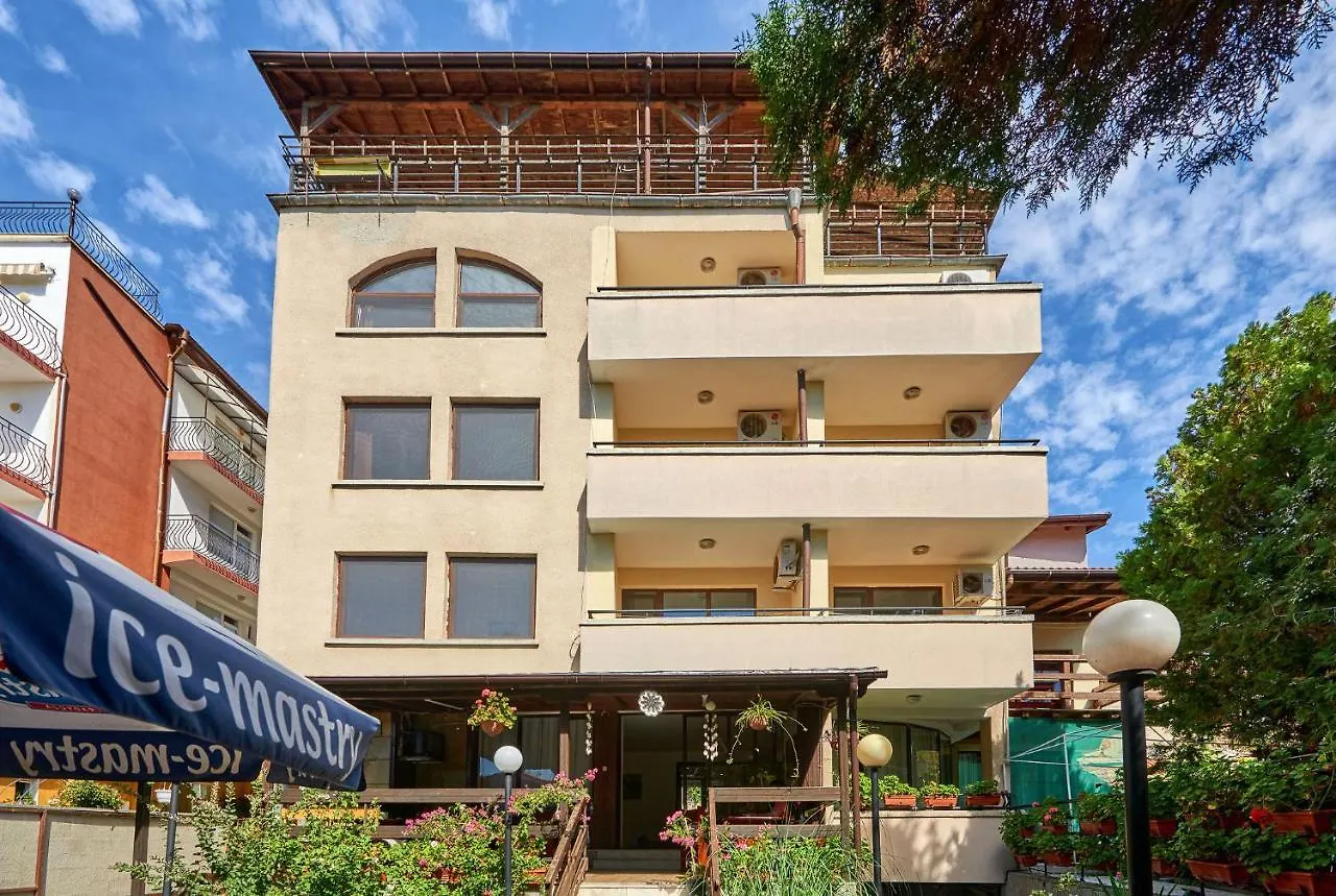 פרימורסקו Hotel Koral