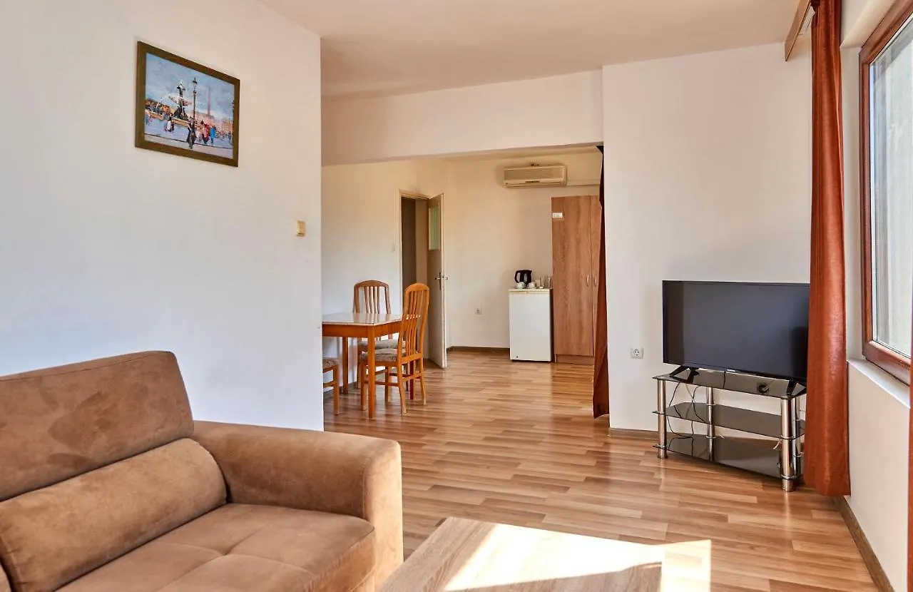 פרימורסקו Hotel Koral