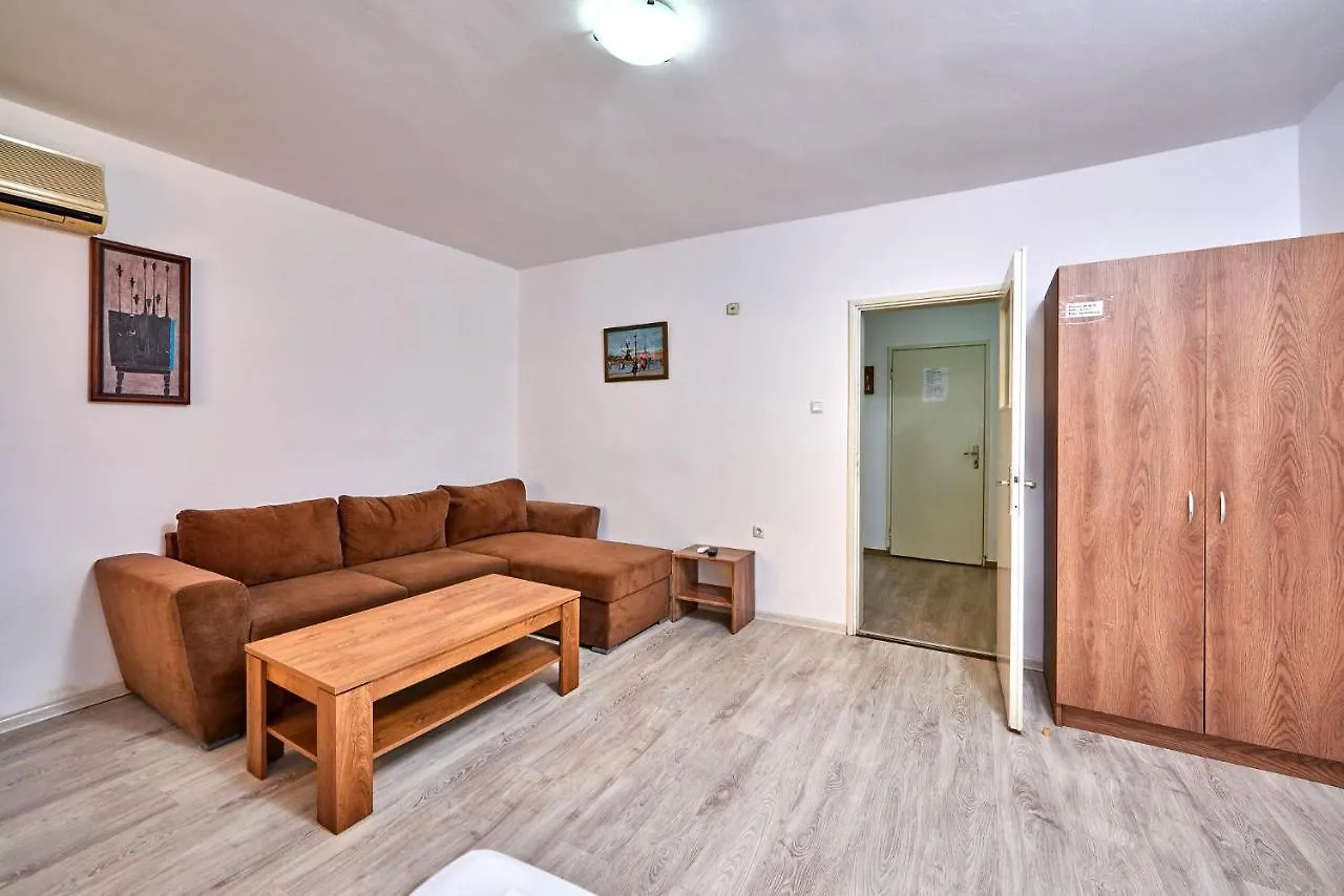 פרימורסקו Hotel Koral