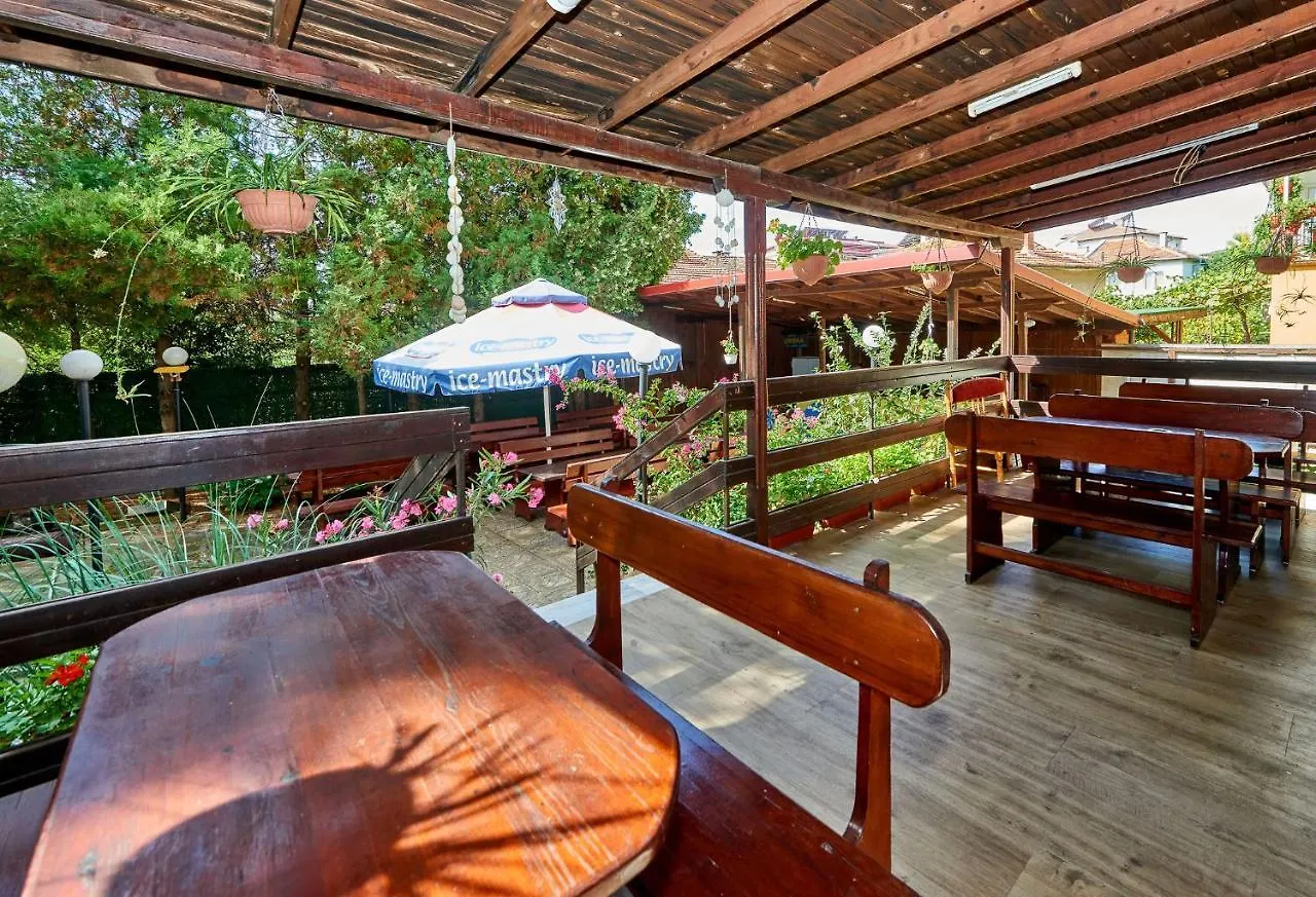 פרימורסקו Hotel Koral
