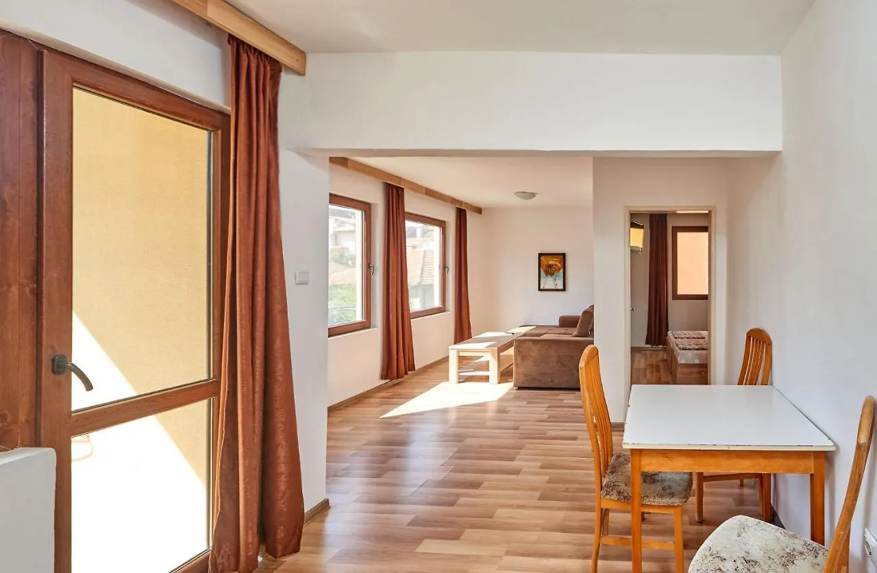 פרימורסקו Hotel Koral