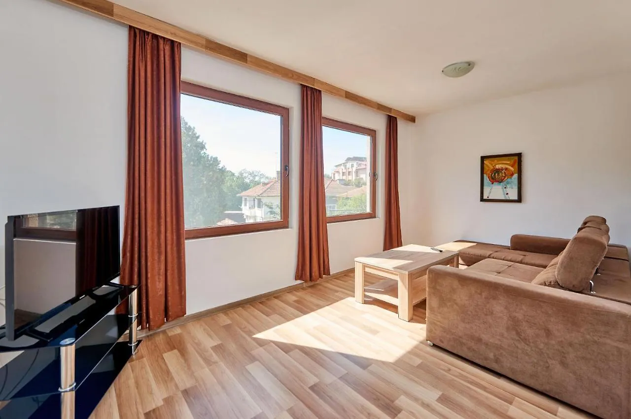 פרימורסקו Hotel Koral