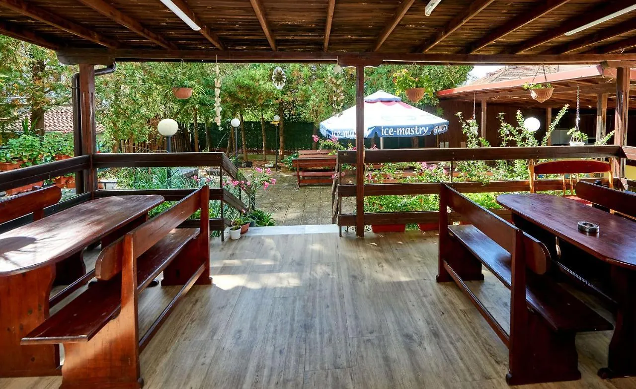 פרימורסקו Hotel Koral