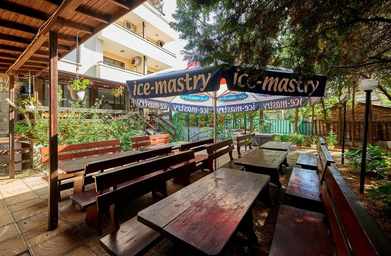 פרימורסקו Hotel Koral