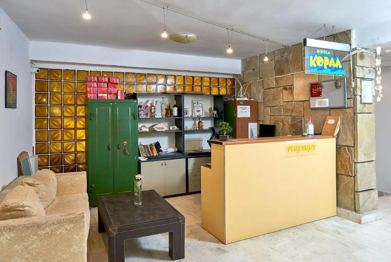 פרימורסקו Hotel Koral 2*,